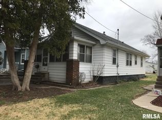 433 10th St #A, Silvis, IL 61282