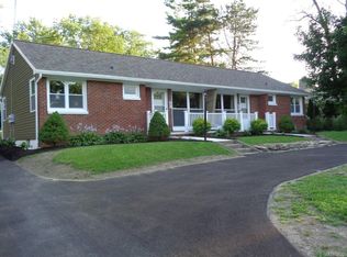 9 Hart Pl, Orchard Park, NY 14127