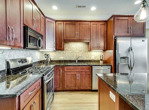 4th image of 3223 N Francisco Ave Unit 2A