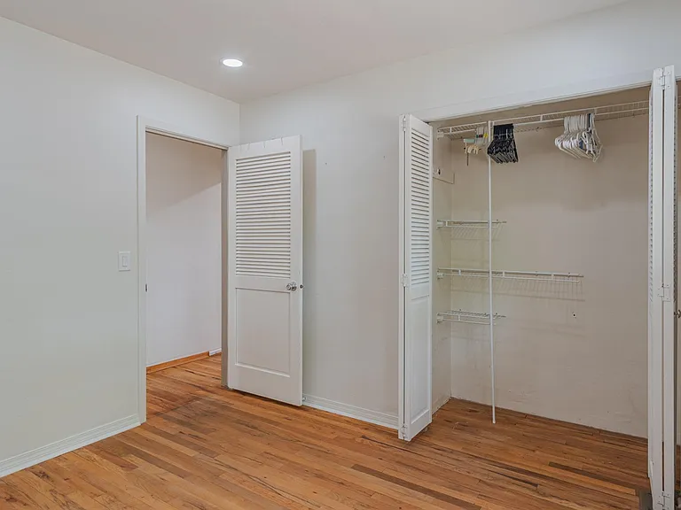 1430 NE Sherman Ln — Photo 19