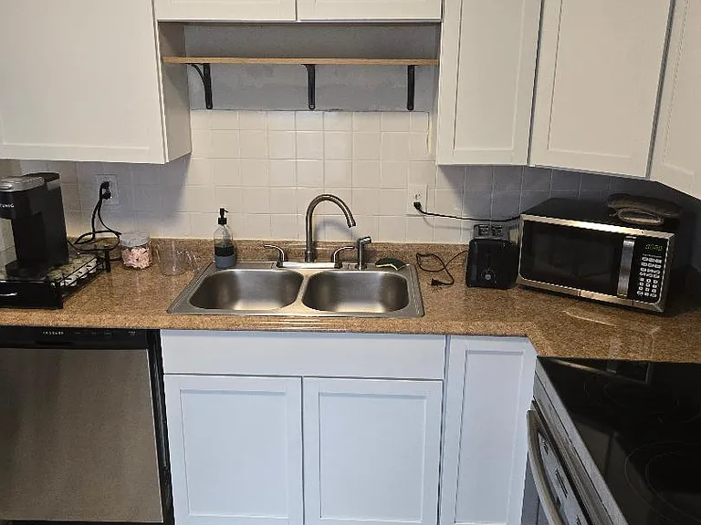 55 Rockland Ave #2 — Photo 2