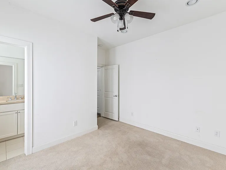 18 Hermann Park Ct — Photo 27