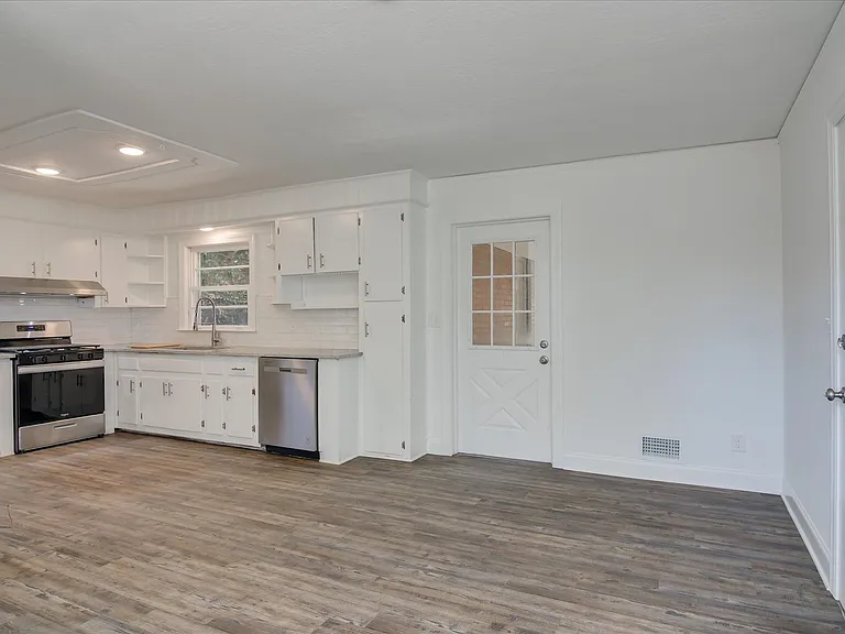 1613 Pendleton Rd — Photo 15