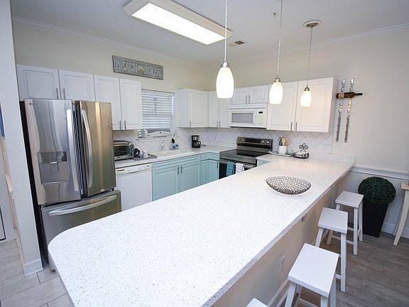 2nd image of 4819 Orchid Way #202