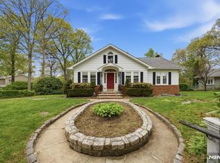 28 Sunset Rd, Ringwood, NJ 07456
