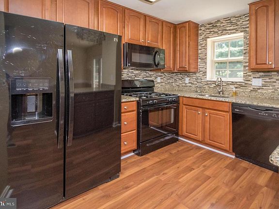 3rd image of 4606 Mews Dr