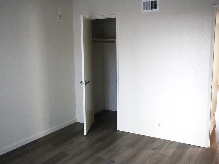 950 Del Rio Dr #A — Photo 6