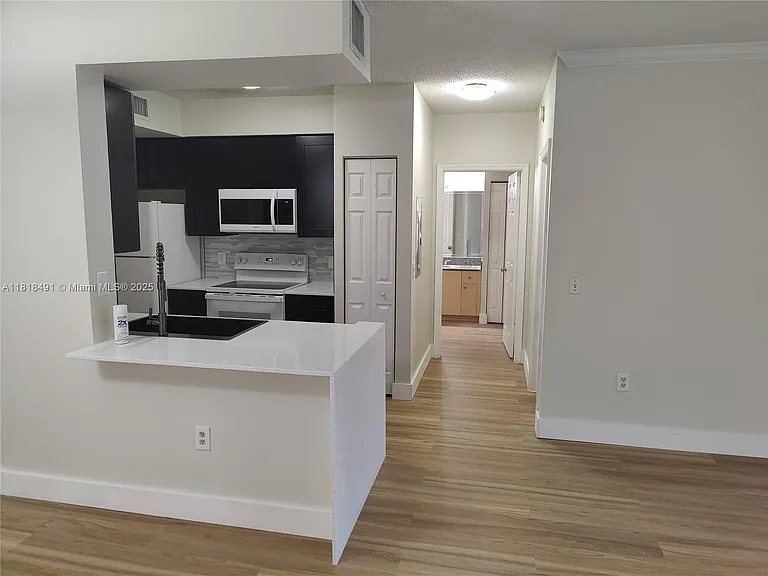 2474 Centergate Dr #204 — Photo 10