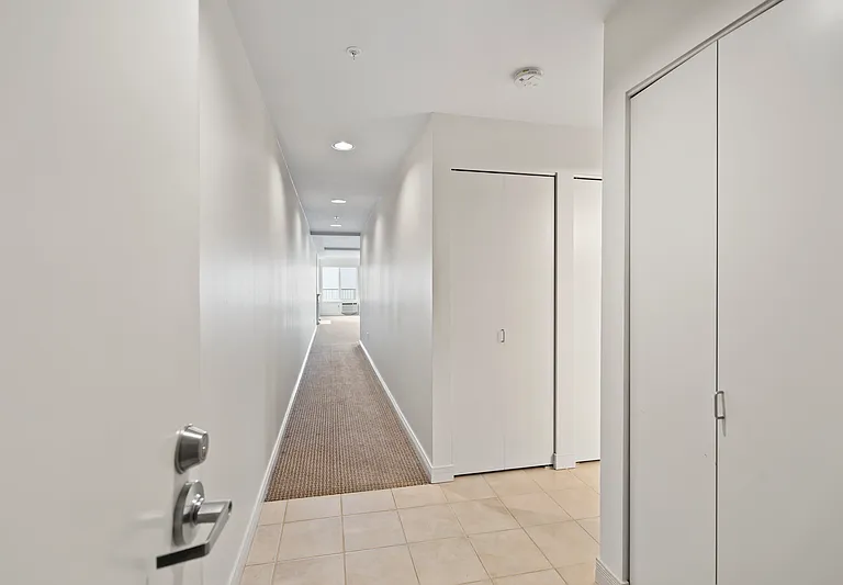 601 W Mercer Pl #401 — Photo 7