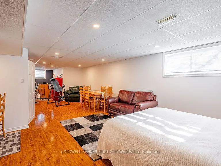 87 Wolff Cres — Photo 31