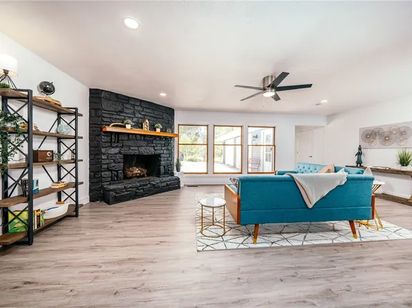 18 Melbourn Dr, Bella Vista, AR 72714