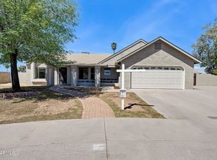 902 E Kerry Ln, Phoenix, AZ 85024