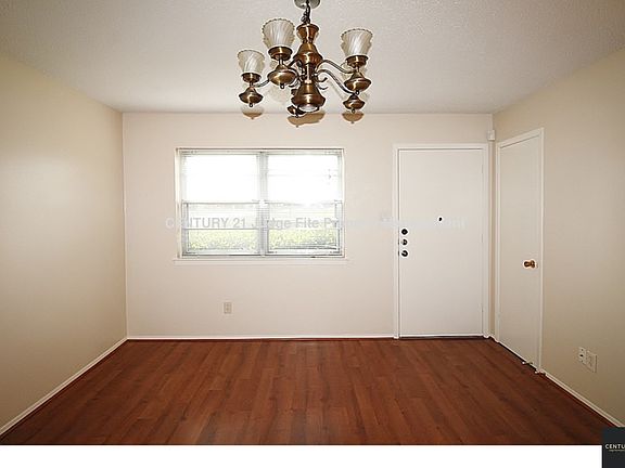 2nd image of 811 N Lisa Ln
