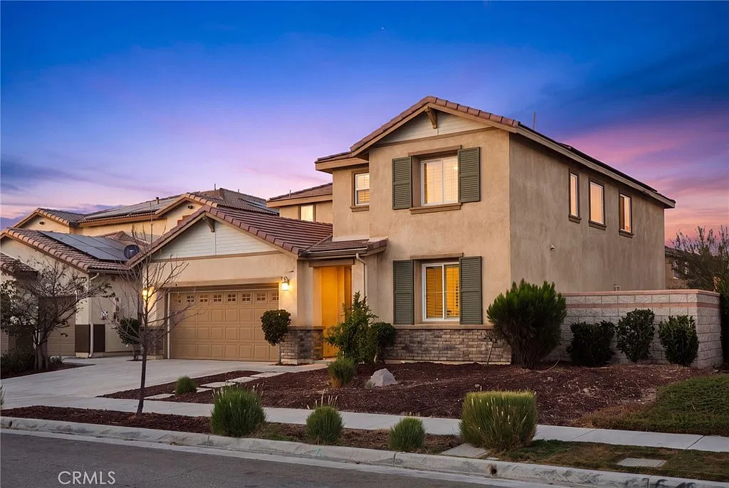 5 bed, 2803 sqft, $4,200 — Photo 2