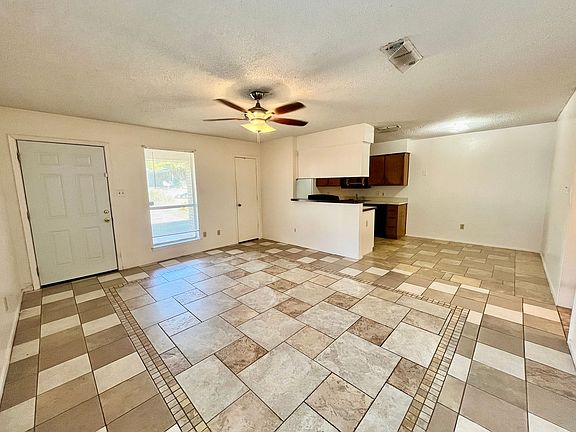 3rd image of 424 NW 23rd St