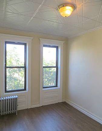 5th image of 292 Saint Johns Pl APT 54