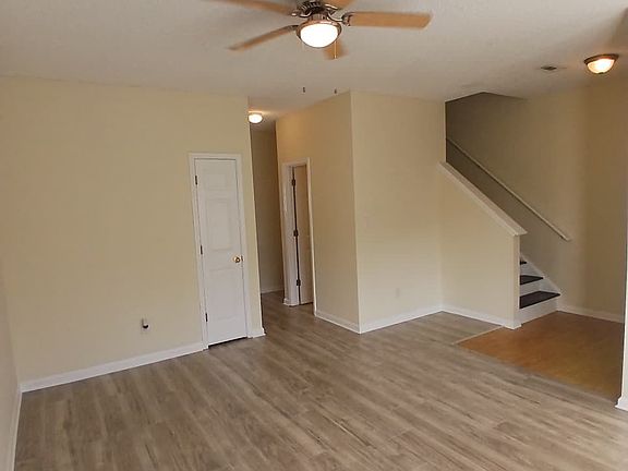 3rd image of 3235 Oakley Pl