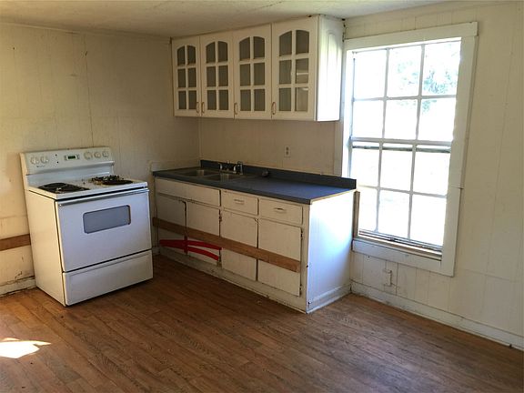 3rd image of 303 S Franklin St