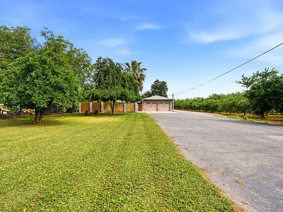 3rd image of 5308 E Mount Whitney Avenue