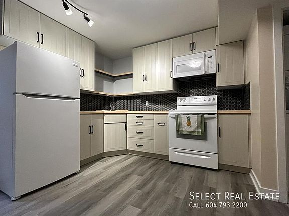 2nd image of 46508 Lear Dr