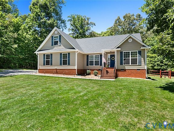 3rd image of 141 Moncuin Ct