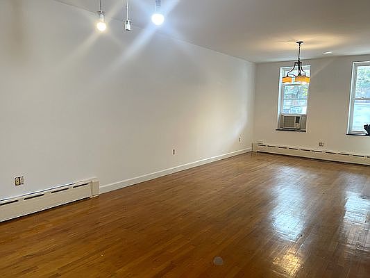 3rd image of 6207 Eliot Ave #1A