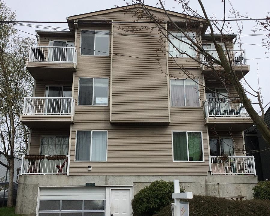 Front of the building-unit is upper left