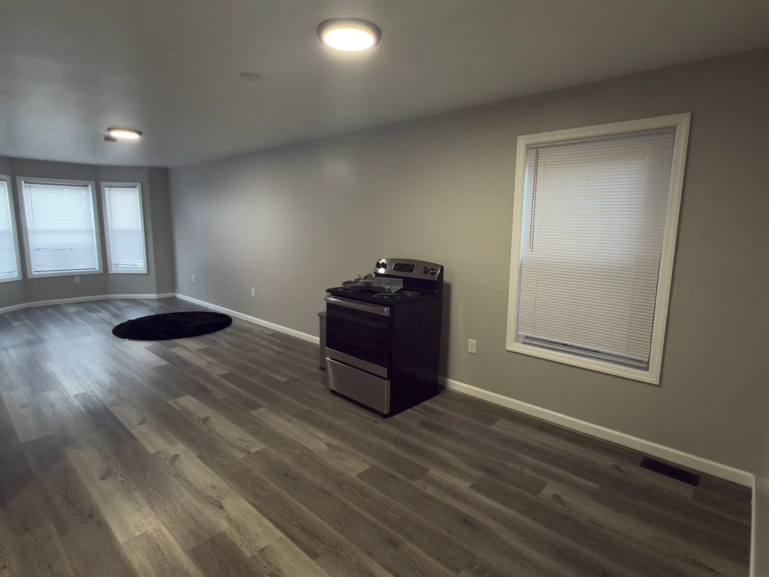 3 bed, 1500 sqft, $2,400 — Photo 2