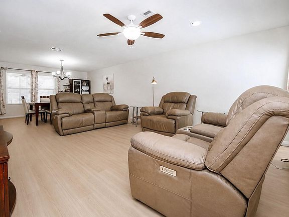 2nd image of 3010 Apple Dale Dr