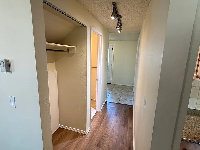 2735 Almaden St — Photo 10