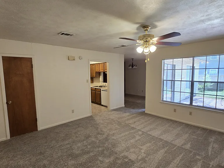 2904 Forest Bnd #1 — Photo 38