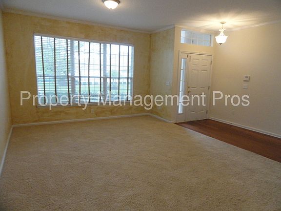 4th image of 2945 Piedmont Manor Dr