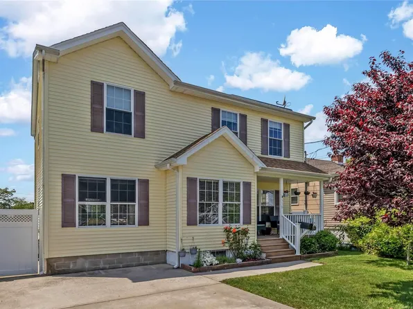 330 Jervis Avenue, Copiague, NY 11726