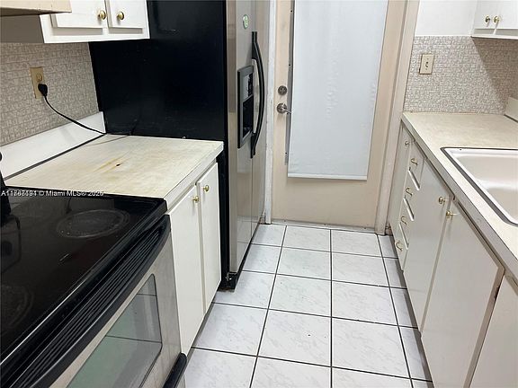 3rd image of 1500 NE 127th St APT 114