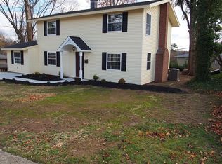 64 Turf Rd, Levittown, PA 19056