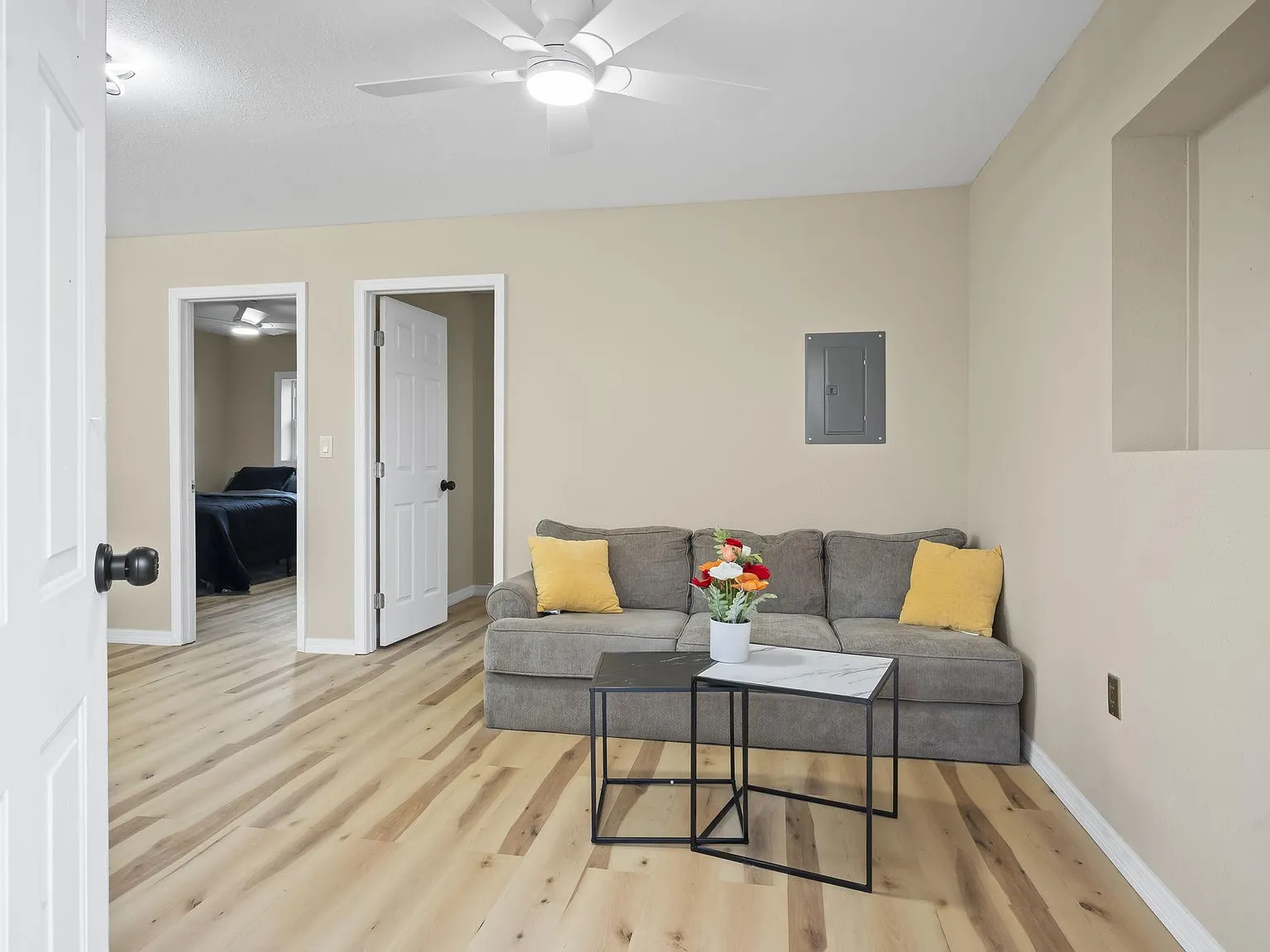 2 bed, 1.0 bath, 600 sqft, $728 — Photo 3