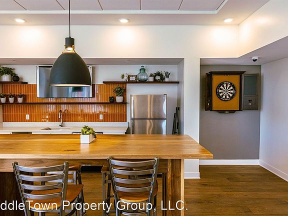5th image of 400 W Washington St #306