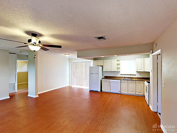3rd image of 5640 S 38th St