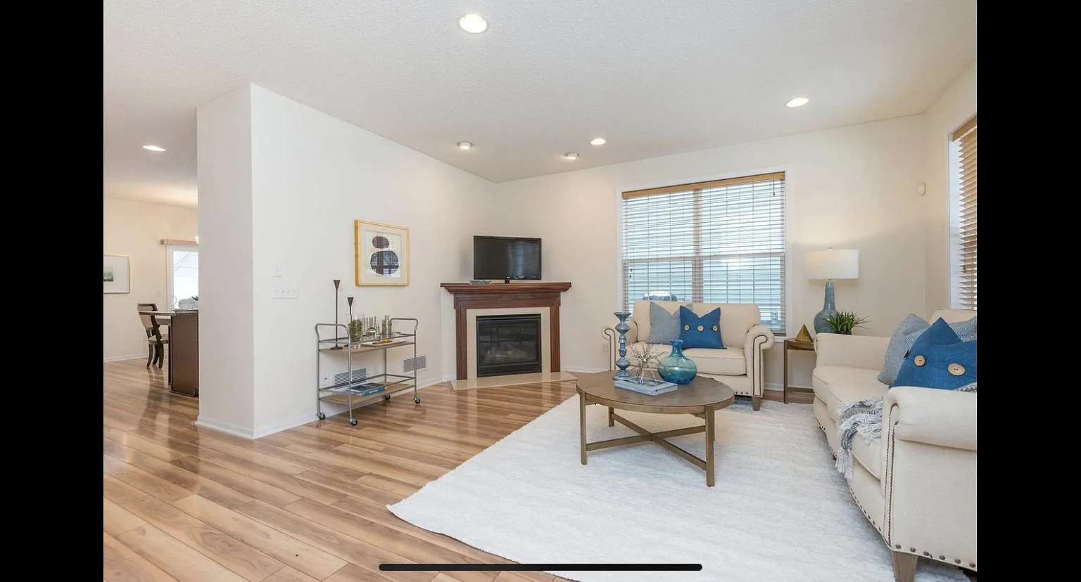 4 bed, 3.5 bath, 2291 sqft, $2,999 — Photo 4