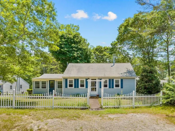 22 Thomas Path, West Yarmouth, MA 02673