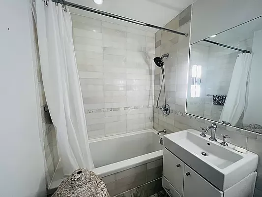 Rented by Living Quest Real Estate Inc. | media 7