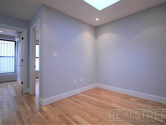 4th image of 491 Tompkins Ave #3B