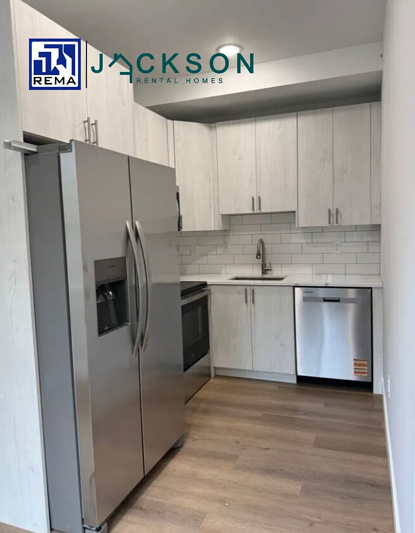 3221 N 13th St, — Photo 1