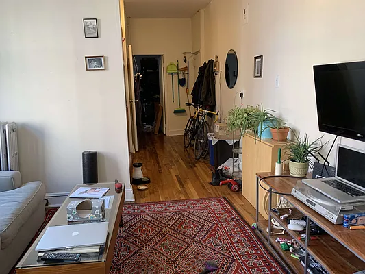 Rented by Yup Realty LLC | media 59