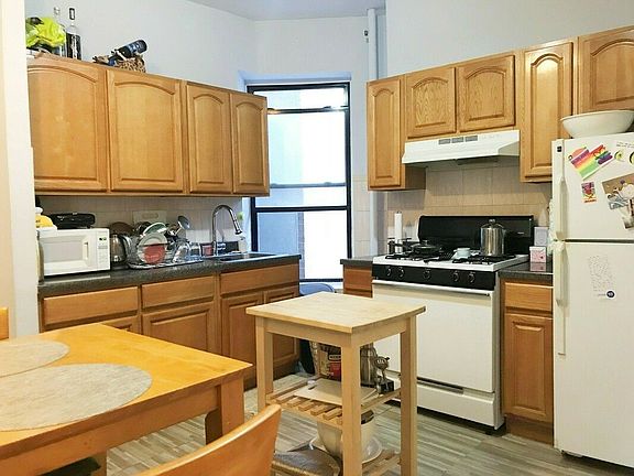 2nd image of 463 W 43rd St #W5