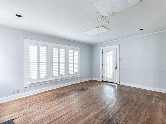 4th image of 949 Carver St