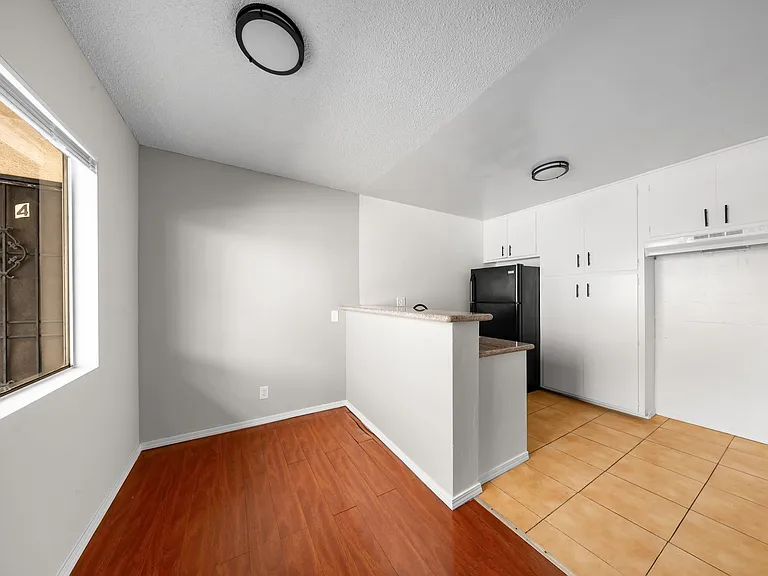 833 Gardenia Avenue — Photo 11