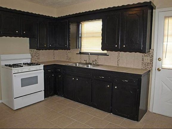 3rd image of 2408 NW 42nd St
