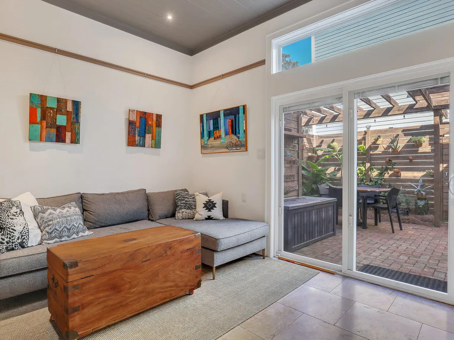 2 bed, 1.5 bath, 1120 sqft, $4,000 — Photo 2