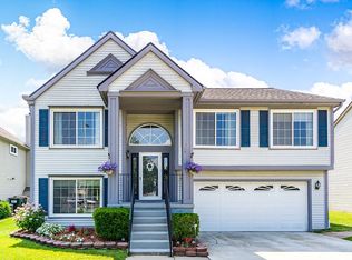 365 Princeton Dr, South Lyon, MI 48178